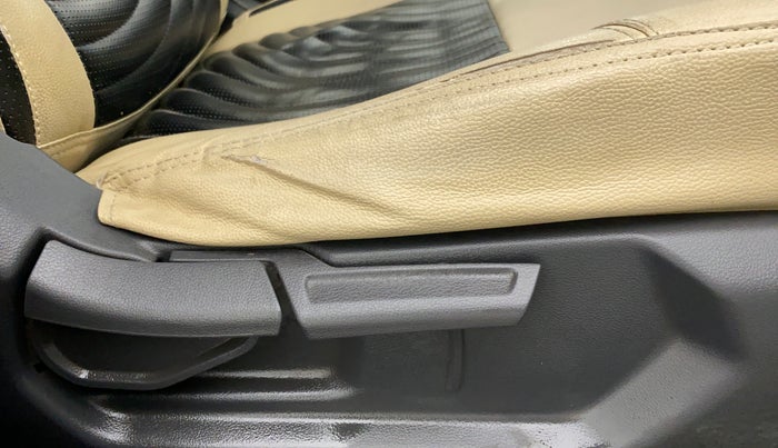 2020 Hyundai GRAND I10 NIOS SPORTZ CNG MT, CNG, Manual, 51,839 km, Driver Side Adjustment Panel