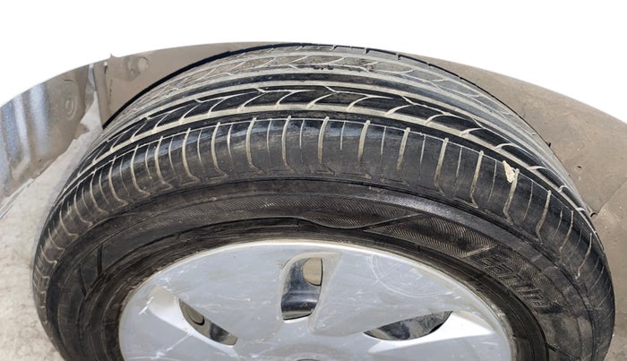 2014 Maruti Celerio VXI CNG, CNG, Manual, 97,471 km, Right Rear Tyre Tread