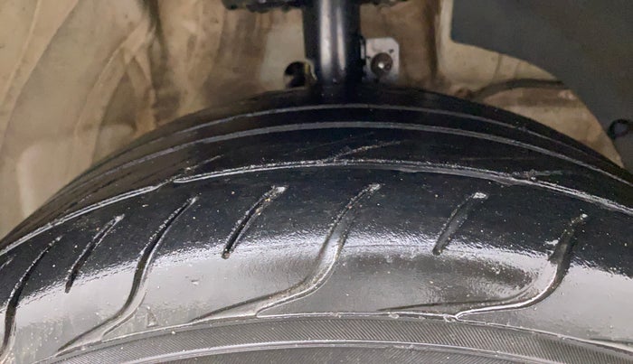2018 Maruti Swift VDI, Diesel, Manual, 72,273 km, Right Front Tyre Tread