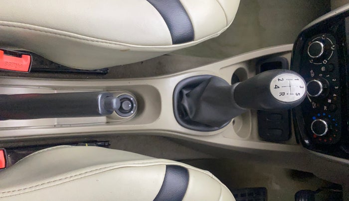 2014 Nissan Terrano XL (P), Petrol, Manual, 1,24,832 km, Gear Lever