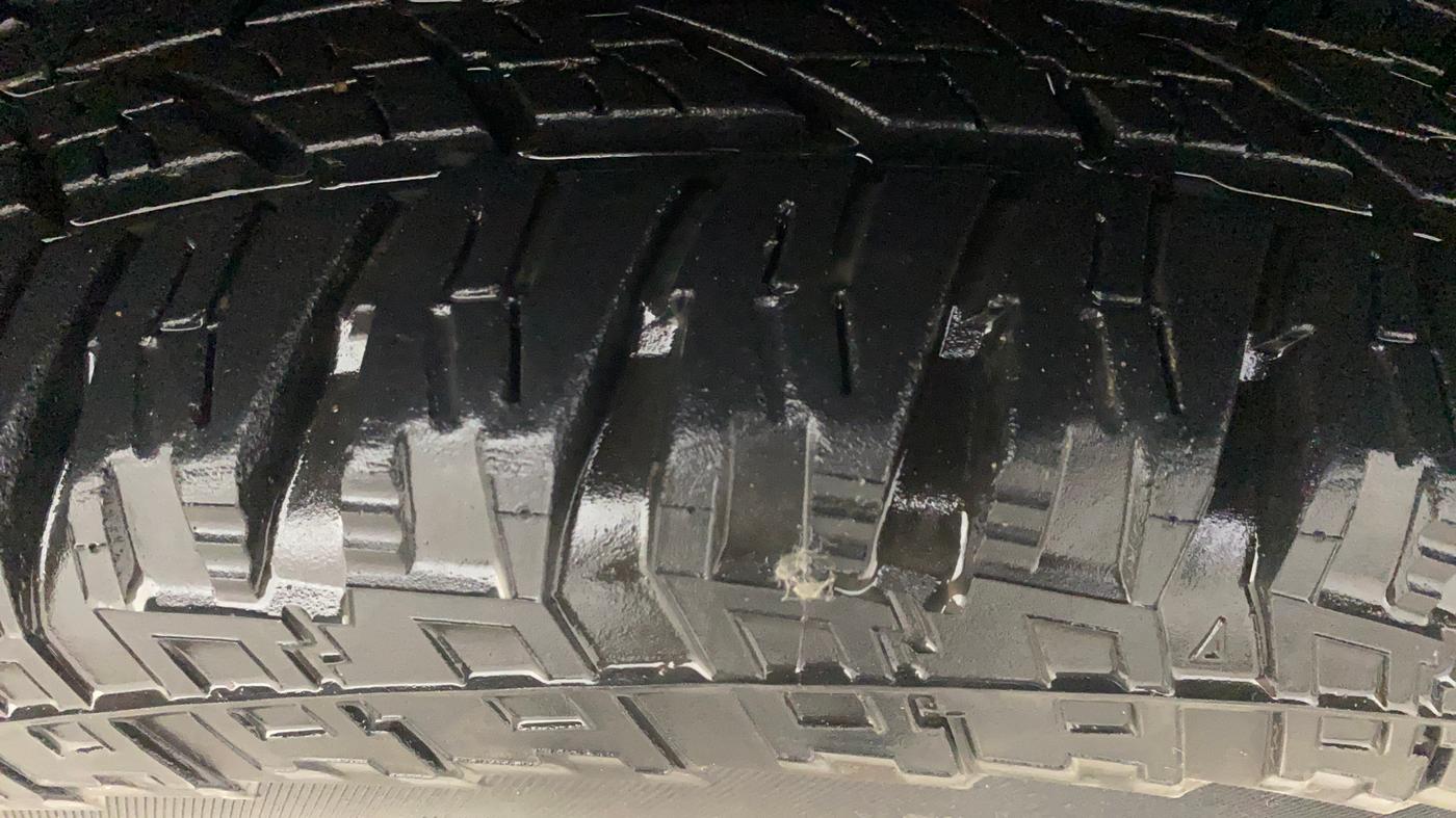 2014 Nissan Terrano XL (P), Petrol, Manual, 1,24,832 km, Right Front Tyre Tread