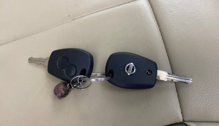 2014 Nissan Terrano XL (P), Petrol, Manual, 1,24,832 km, Key Close Up