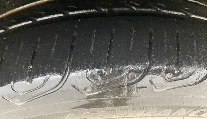 2018 Tata Tiago XT PETROL, Petrol, Manual, 1,26,991 km, Right Front Tyre Tread