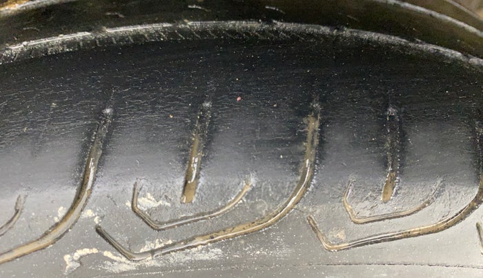 2018 Tata Tiago XT PETROL, Petrol, Manual, 1,26,991 km, Right Rear Tyre Tread