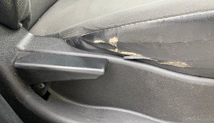 2018 Tata Tiago XT PETROL, Petrol, Manual, 1,26,991 km, Driver Side Adjustment Panel