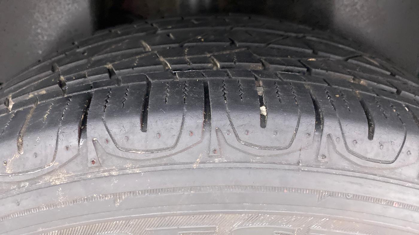 2018 Jeep Compass LIMITED O 1.4 AT, Petrol, Automatic, 36,930 km, Right Rear Tyre Tread