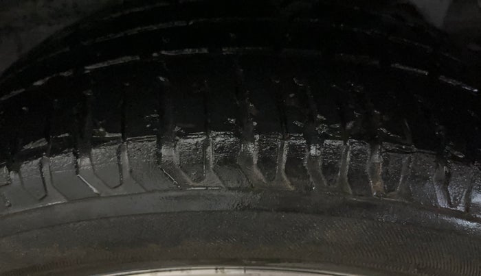 2015 Hyundai Elite i20 ASTA 1.2 (O), Petrol, Manual, 76,959 km, Left Rear Tyre Tread