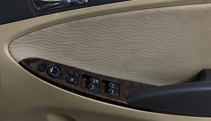 2014 Hyundai Verna FLUIDIC 1.4 VTVT CX, Petrol, Manual, 63,867 km, Driver Side Door Panels Control