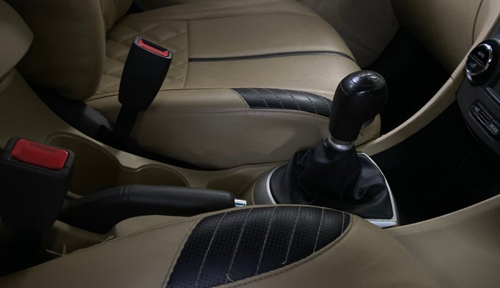 2014 Hyundai Verna FLUIDIC 1.4 VTVT CX, Petrol, Manual, 63,867 km, Gear Lever