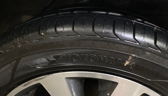 2014 Hyundai Verna FLUIDIC 1.4 VTVT CX, Petrol, Manual, 63,867 km, Left Rear Tyre Tread