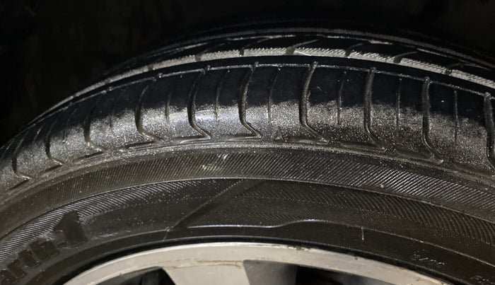 2014 Hyundai Verna FLUIDIC 1.4 VTVT CX, Petrol, Manual, 63,867 km, Right Front Tyre Tread