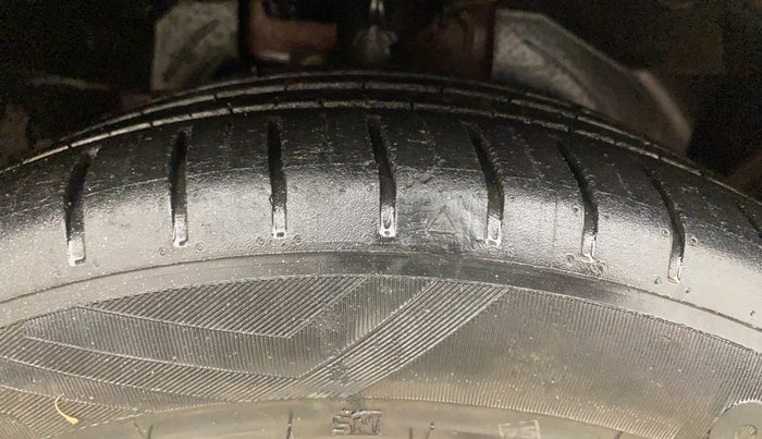 2021 Ford New Figo TITANIUM PLUS 1.2 PETROL AT, Petrol, Automatic, 39,681 km, Right Front Tyre Tread