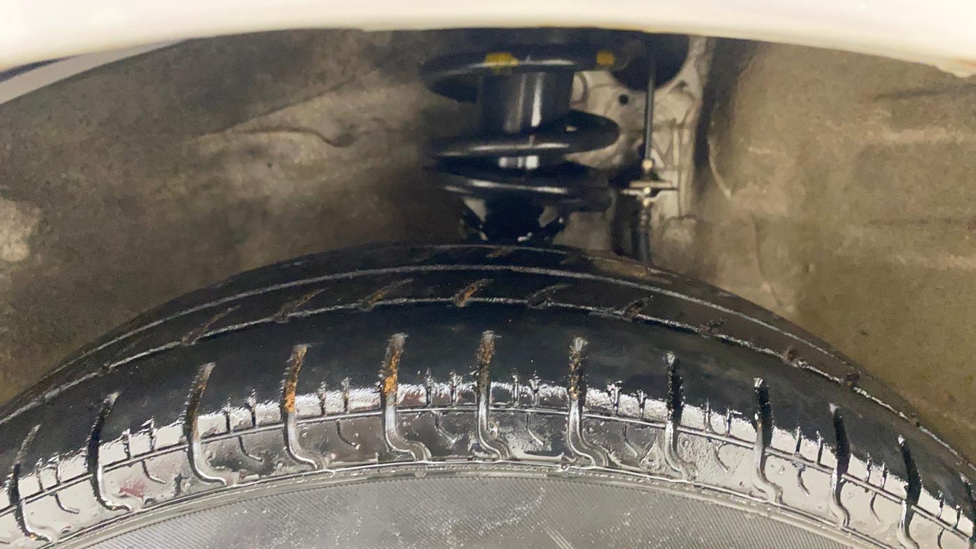 2019 Maruti Alto 800 LXI, Petrol, Manual, 28,057 km, Left Front Tyre Tread