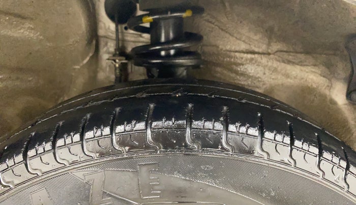 2019 Maruti Alto 800 LXI, Petrol, Manual, 28,057 km, Right Front Tyre Tread