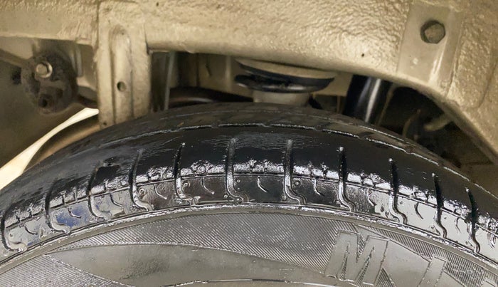 2019 Maruti Alto 800 LXI, Petrol, Manual, 28,057 km, Right Rear Tyre Tread