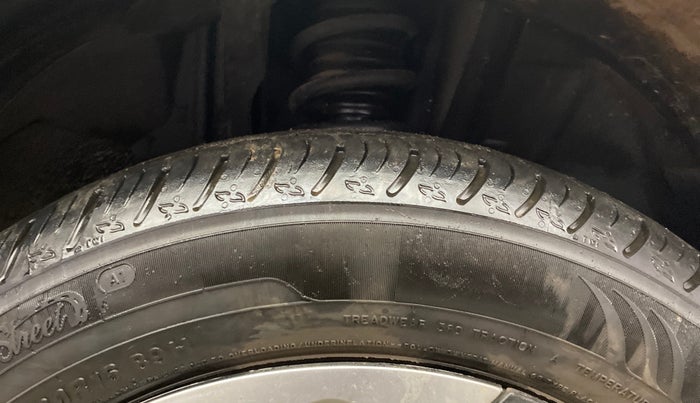 2025 Nissan MAGNITE Visia EZ-Shift, Petrol, Automatic, 6,308 km, Right Front Tyre Tread