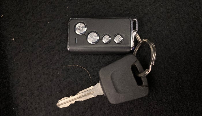 2025 Nissan MAGNITE Visia EZ-Shift, Petrol, Automatic, 6,308 km, Key Close Up