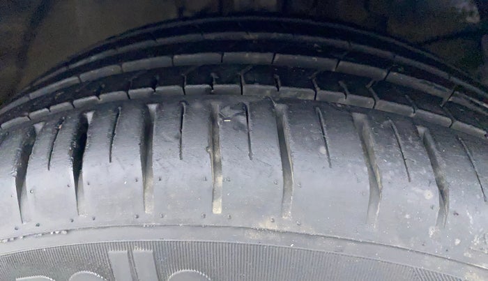 2012 Honda Brio S(O) MT, Petrol, Manual, 54,877 km, Right Front Tyre Tread