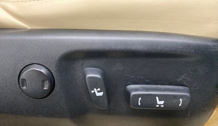 2016 Toyota Corolla Altis VL CVT PETROL, Petrol, Automatic, 76,370 km, Electrically Adjustable Driver's Seat