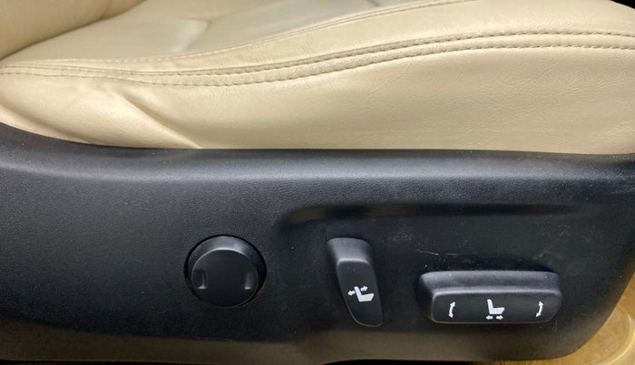 2016 Toyota Corolla Altis VL CVT PETROL, Petrol, Automatic, 76,370 km, Driver Side Adjustment Panel