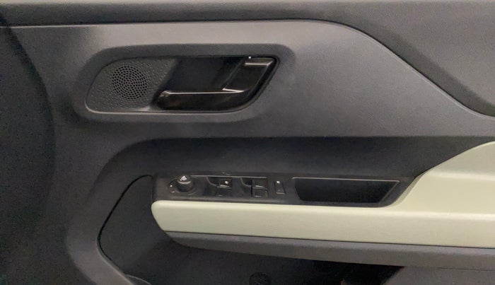 2025 Tata PUNCH Adventure Plus, Petrol, Manual, 11,640 km, Driver Side Door Panels Control