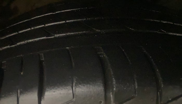 2020 KIA SELTOS HTX 1.5 DIESEL, Diesel, Manual, 95,645 km, Right Front Tyre Tread