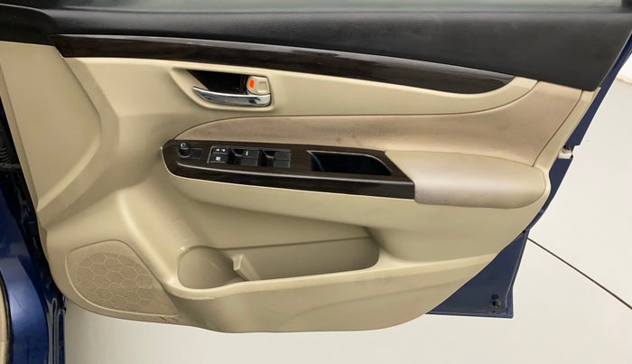2017 Maruti Ciaz DELTA 1.4 MT PETROL, Petrol, Manual, 48,812 km, Driver Side Door Panels Control