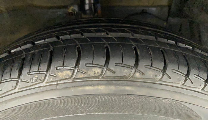 2017 Maruti Ciaz DELTA 1.4 MT PETROL, Petrol, Manual, 48,812 km, Right Front Tyre Tread