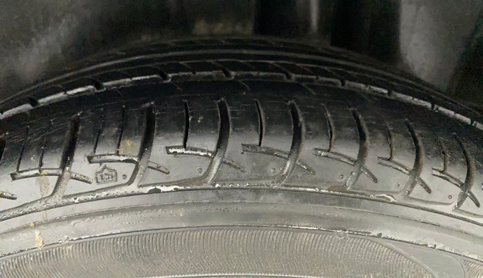 2017 Maruti Ciaz DELTA 1.4 MT PETROL, Petrol, Manual, 48,812 km, Left Rear Tyre Tread