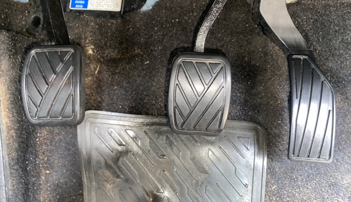 2016 Maruti Vitara Brezza ZDI PLUS DUAL TONE, Diesel, Manual, 61,834 km, Pedals