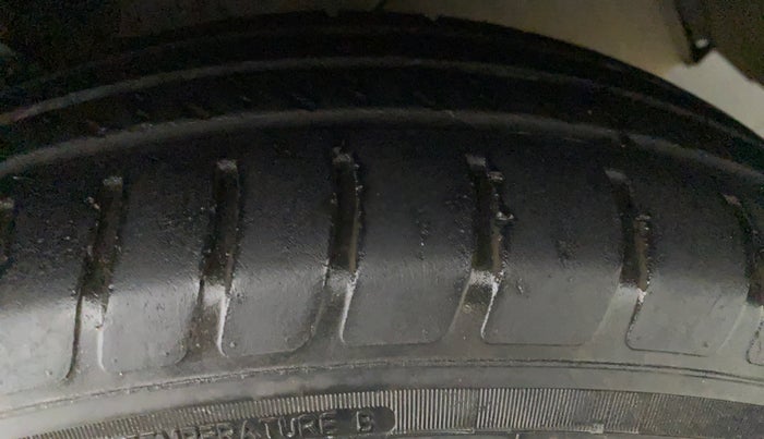 2017 Maruti Dzire VDI, Diesel, Manual, 70,922 km, Left Rear Tyre Tread