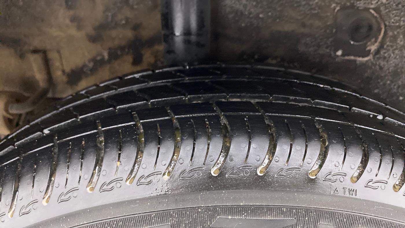 2017 Maruti Celerio ZXI AMT, Petrol, Automatic, 84,195 km, Right Rear Tyre Tread