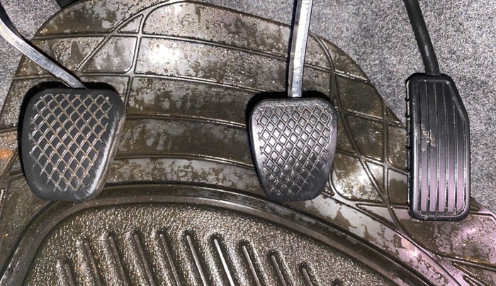 2013 Honda Brio EX MT, Petrol, Manual, 66,966 km, Pedals