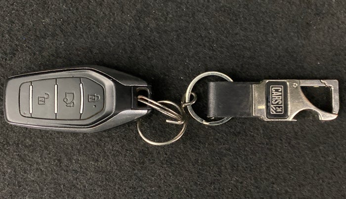 2019 Mahindra XUV500 W9 AT, Diesel, Automatic, 53,774 km, Key Close Up