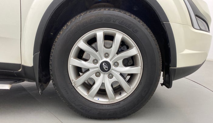 2019 Mahindra XUV500 W9 AT, Diesel, Automatic, 53,774 km, Right Front Wheel