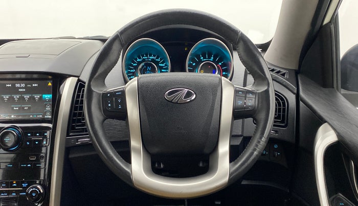 2019 Mahindra XUV500 W9 AT, Diesel, Automatic, 53,774 km, Steering Wheel Close Up
