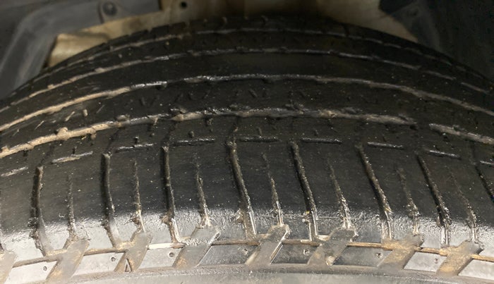 2019 Mahindra XUV500 W9 AT, Diesel, Automatic, 53,774 km, Left Front Tyre Tread