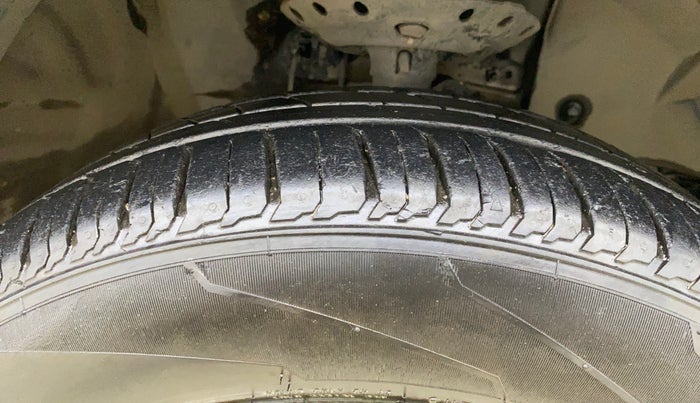 2013 Honda City 1.5L I-VTEC S MT, Petrol, Manual, 1,49,648 km, Right Front Tyre Tread