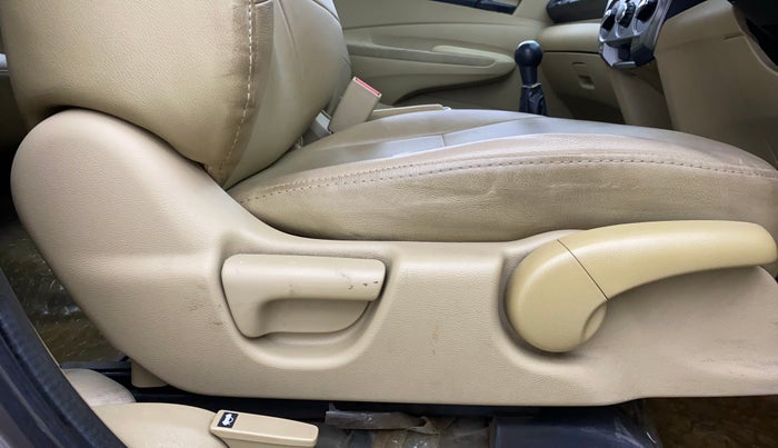 2013 Honda City 1.5L I-VTEC S MT, Petrol, Manual, 1,49,648 km, Driver Side Adjustment Panel