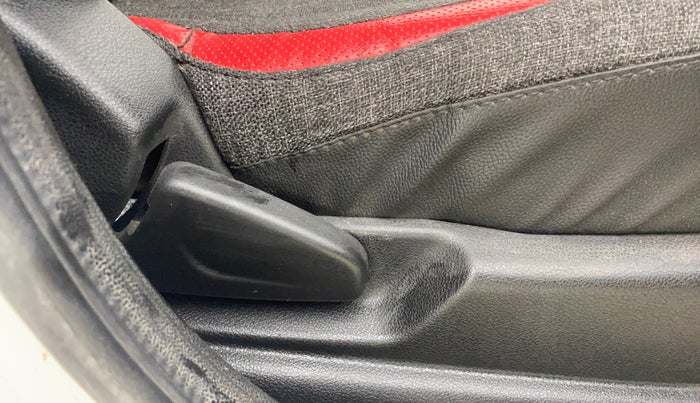 2017 Renault Kwid RXT 1.0 AMT (O), Petrol, Automatic, 20,728 km, Driver Side Adjustment Panel