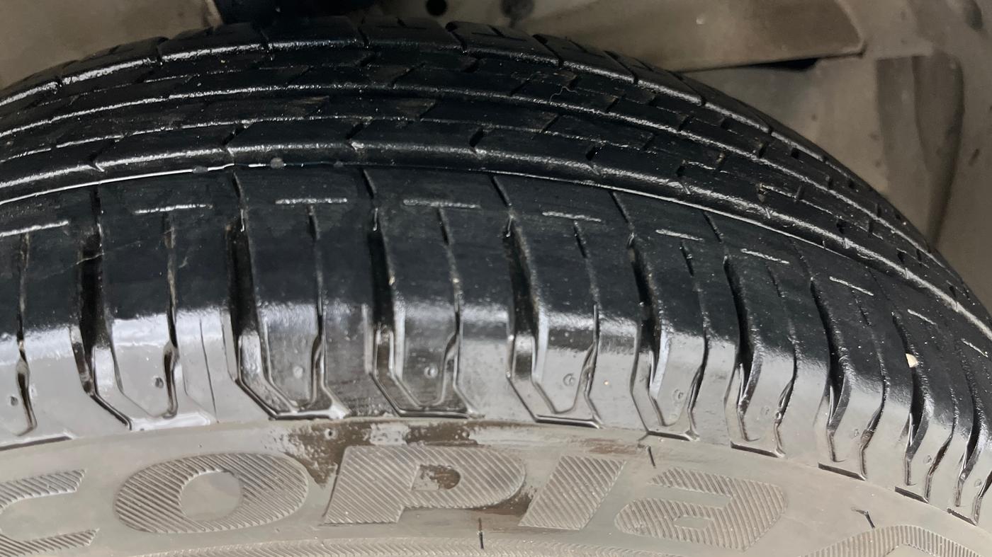 2022 Maruti Ertiga ZXI SHVS, Petrol, Manual, 9,916 km, Right Front Tyre Tread