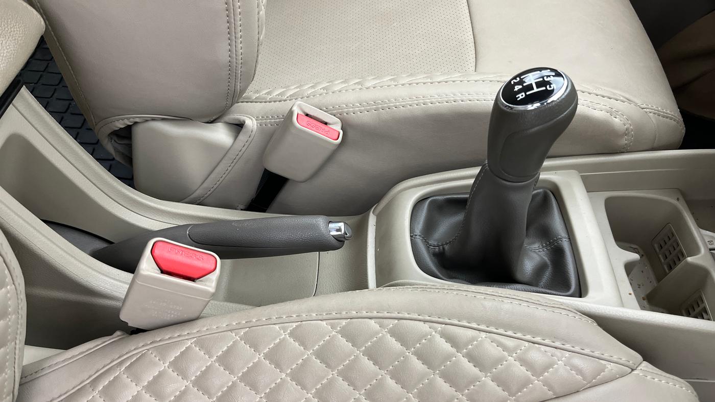 2022 Maruti Ertiga ZXI SHVS, Petrol, Manual, 9,916 km, Gear Lever