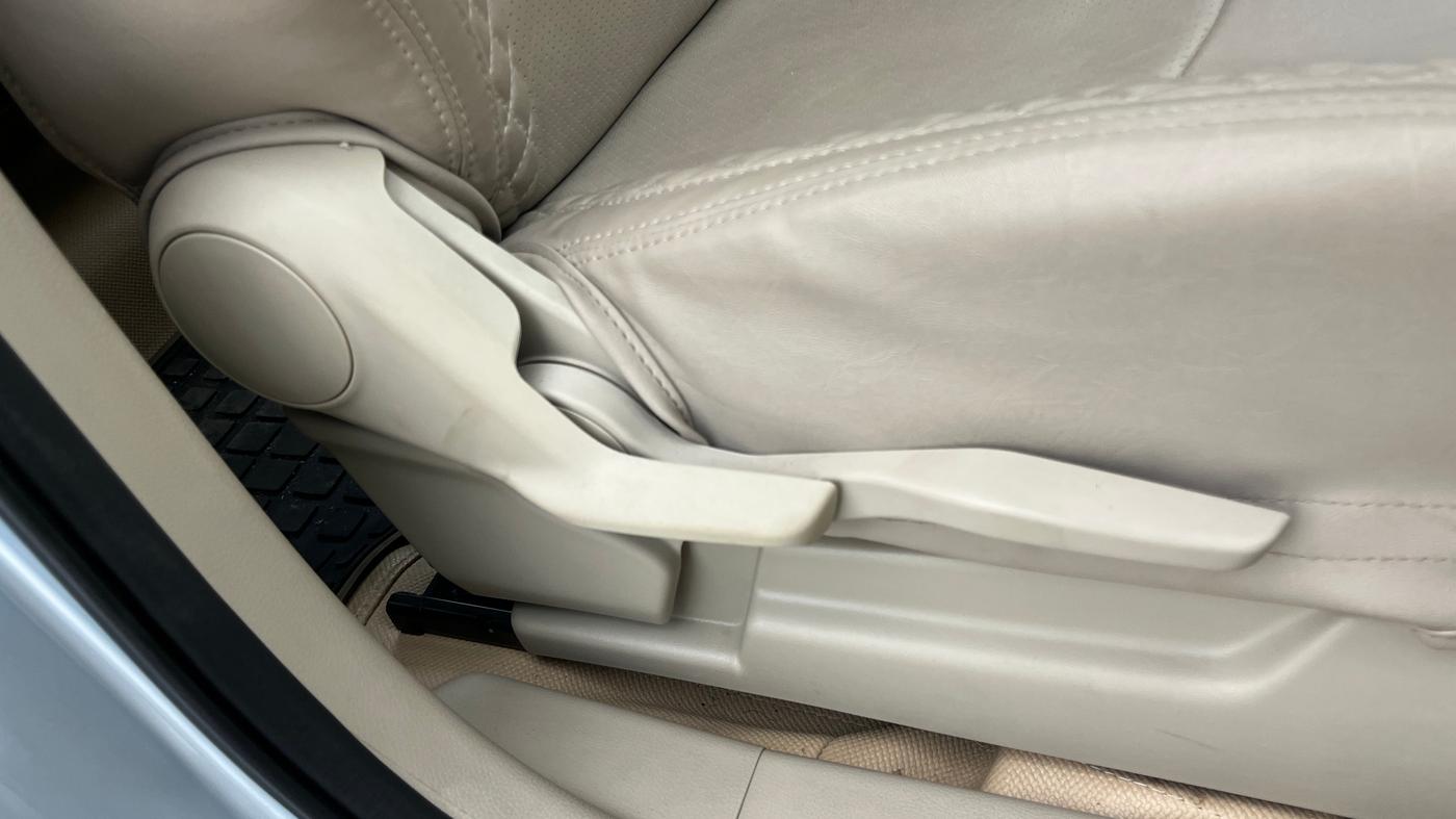 2022 Maruti Ertiga ZXI SHVS, Petrol, Manual, 9,916 km, Driver Side Adjustment Panel