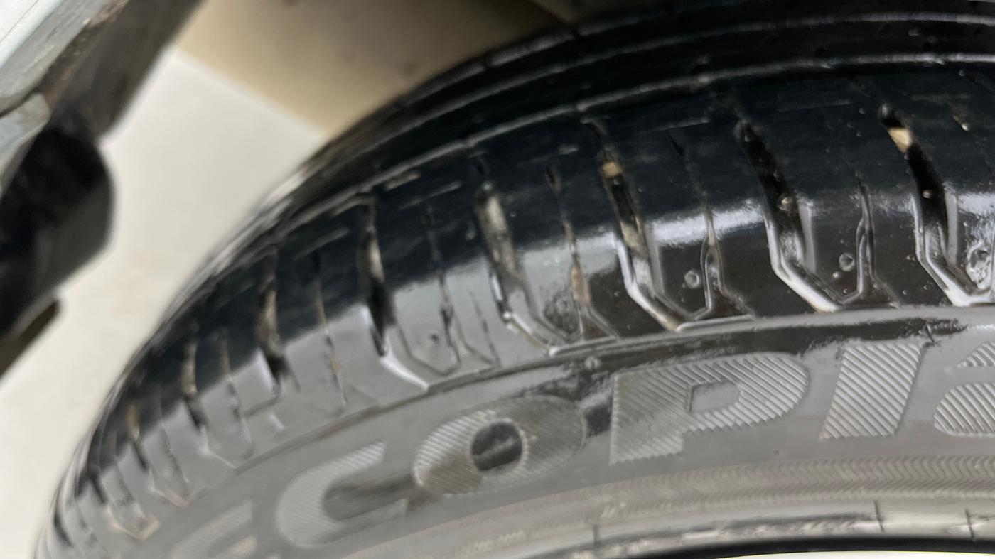 2022 Maruti Ertiga ZXI SHVS, Petrol, Manual, 9,916 km, Right Rear Tyre Tread