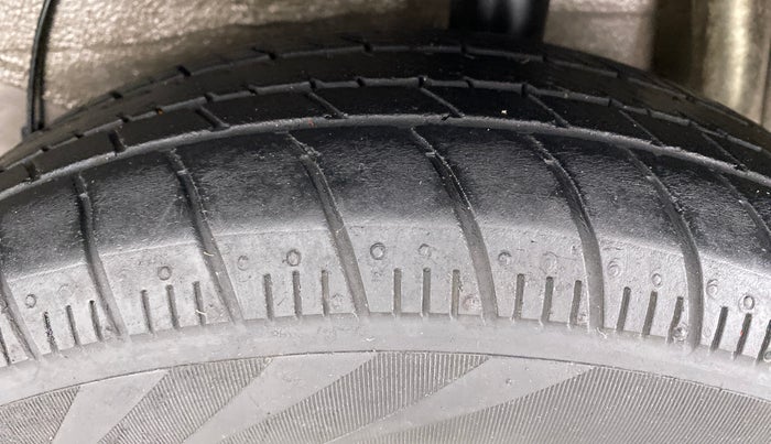 2017 Maruti Celerio VXI (O) AMT, Petrol, Automatic, 28,249 km, Left Rear Tyre Tread