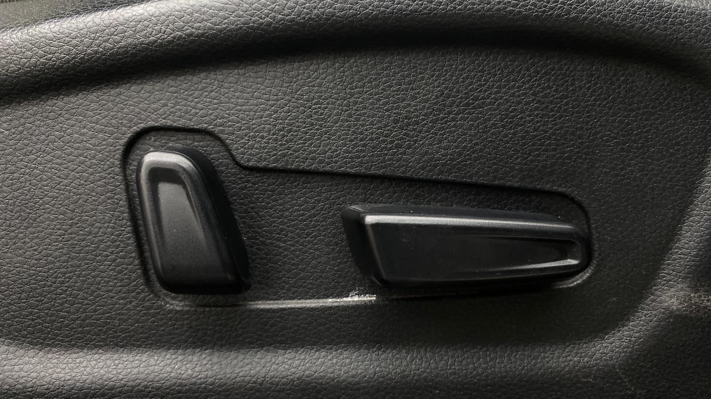 2020 KIA SELTOS GTX PLUS AT 1.5 DIESEL, Diesel, Automatic, 84,190 km, Driver Side Adjustment Panel
