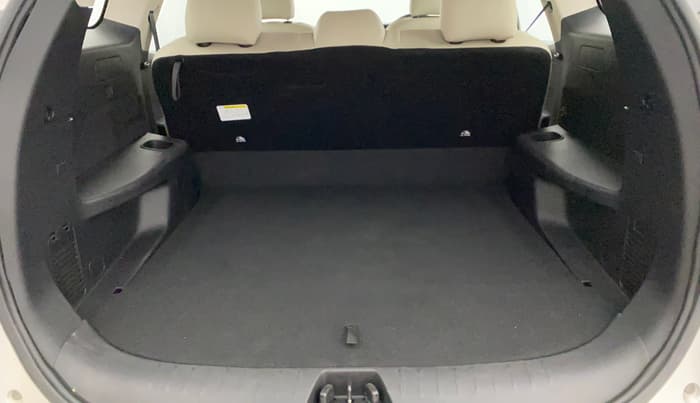 2024 Mahindra XUV700 MX P MT 5 STR, Petrol, Manual, 18,479 km, Boot Inside