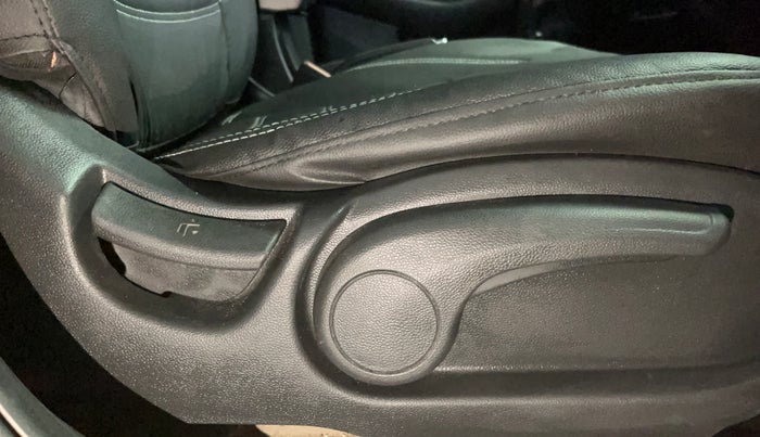 2015 Hyundai i20 Active 1.2 S, Petrol, Manual, 74,842 km, Driver Side Adjustment Panel