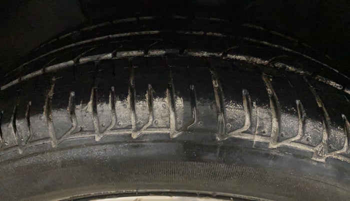 2014 Hyundai Elite i20 ASTA 1.2, Petrol, Manual, 40,815 km, Left Front Tyre Tread