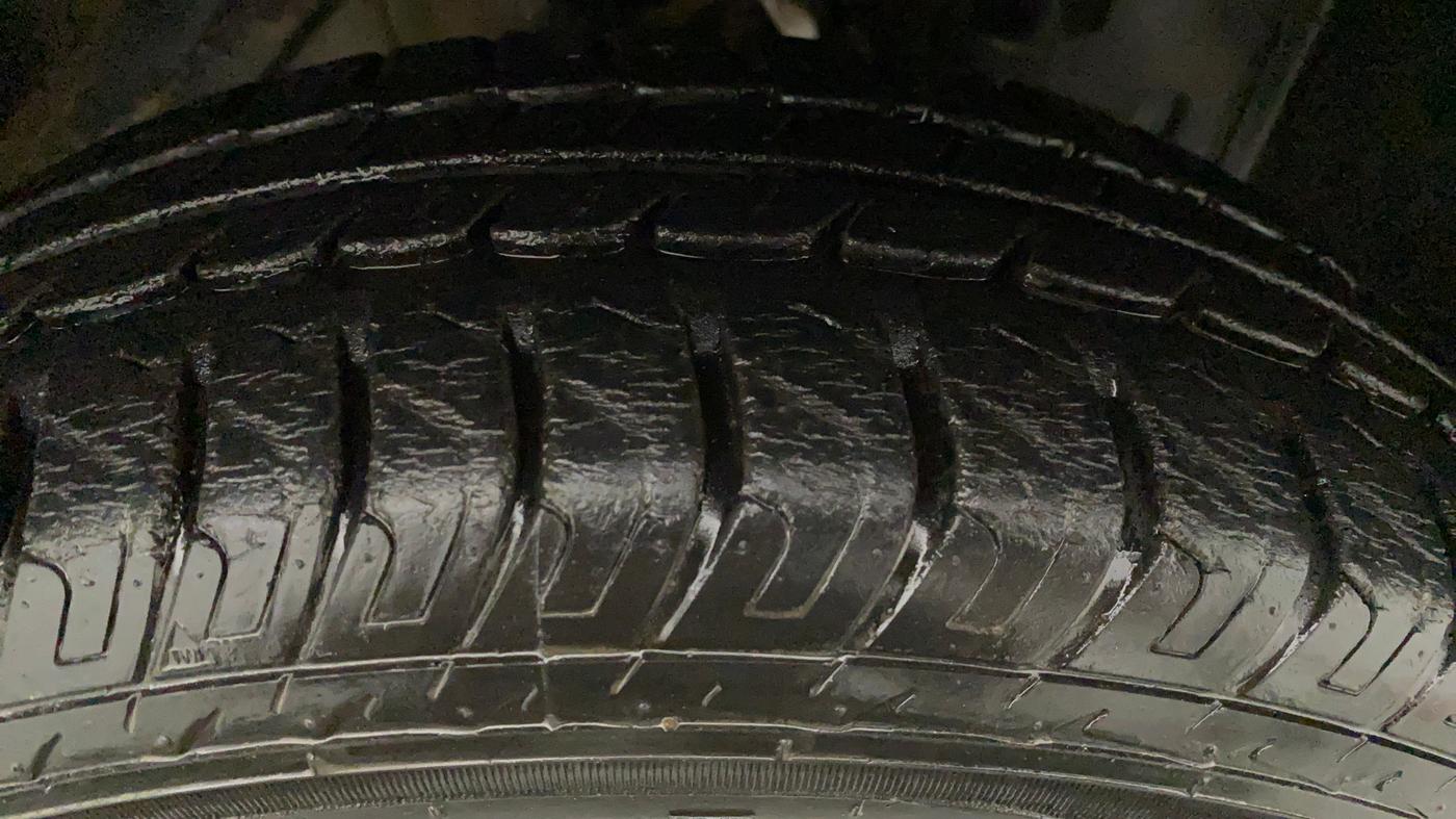 2017 Datsun Go Plus T, Petrol, Manual, 6,596 km, Right Front Tyre Tread